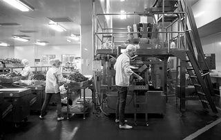 贻庆鸡爪车间爆料视频,揭秘食品加工全过程